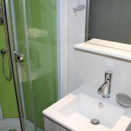 Appartamento Cosy Avec Vue Et Piscine Sur Le Port - Gn400-013 *