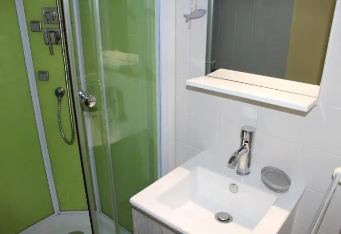 アパート Cosy Avec Vue Et Piscine Sur Le Port - Gn400-013 *